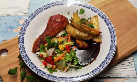 Stegt kylling med bådkartofler og salat