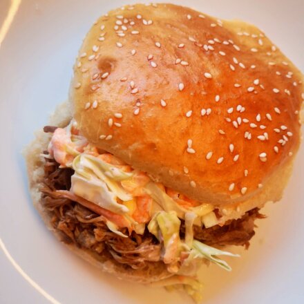 Pulled pork burger
