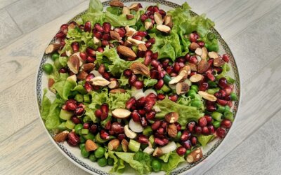 Salat med granatæble og ristede mandler
