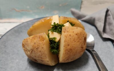Bagekartofler i mikroovnen
