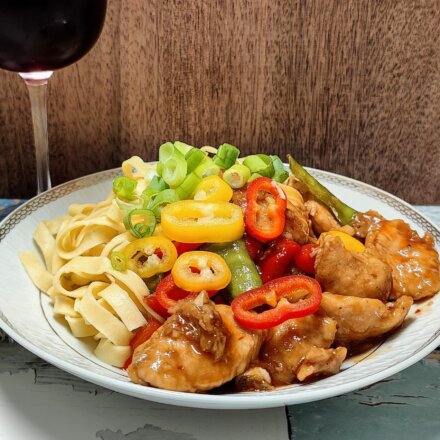 Kylling i sød sauce med frisk pasta