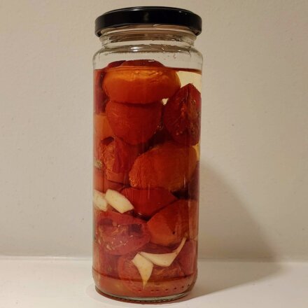 Semidried tomater
