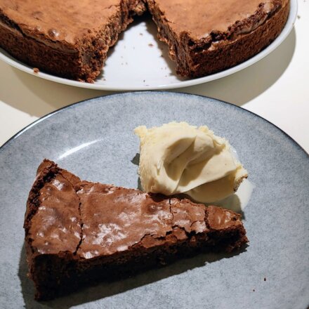 Beskidt chokoladekage