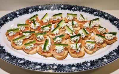 Mini toast med laks og flødeost