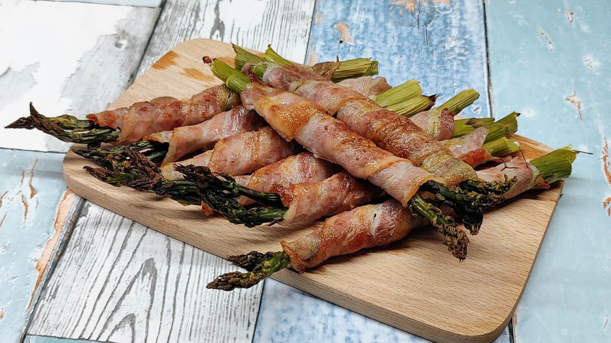 Grønne asparges med bacon