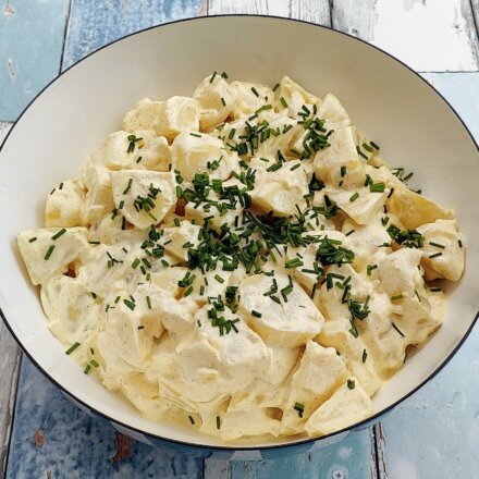 Kartoffelsalat med karry