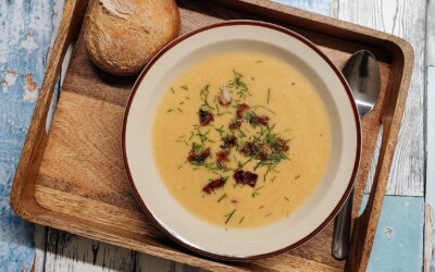 Spidskålssuppe med bacon
