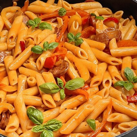 Cremet pasta med chorizo og peberfrugt