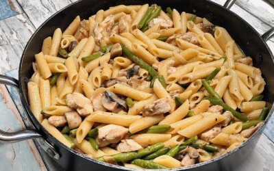 Pasta med kylling, champignoner og haricots verts