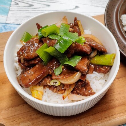 Mongolian beef med ris