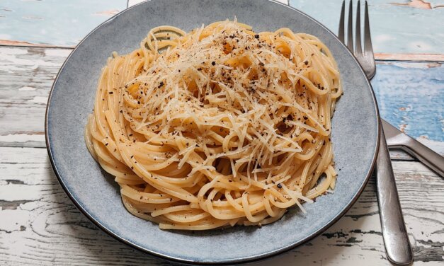 Spaghetti cacio e pepe