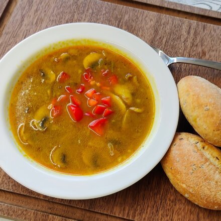 Karrykrydret champignonsuppe