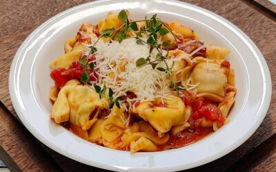 Tortellini i tomatsauce