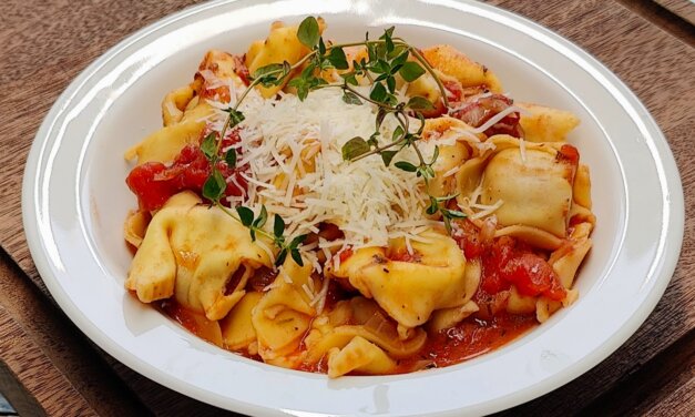 Tortellini i tomatsauce