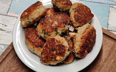 Frikadeller med feta og spinat