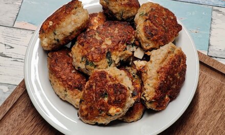 Frikadeller med feta og spinat