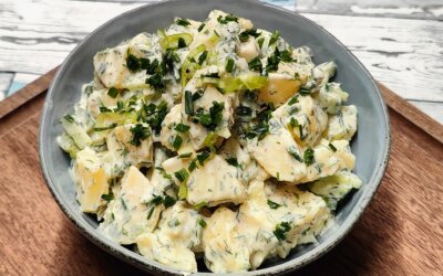 Kartoffelsalat med skyr og friske krydderurter