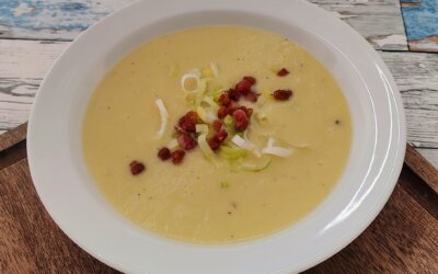 Kartoffelsuppe med porrer