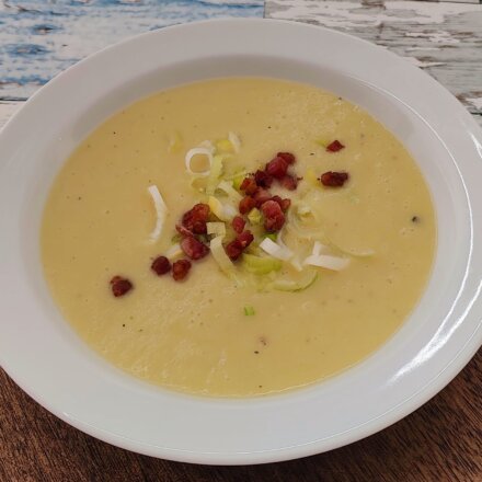 Kartoffelsuppe med porrer
