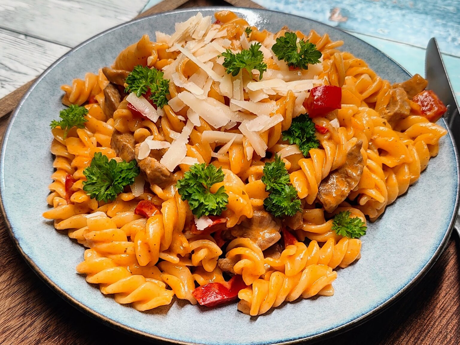 Pasta med kylling og rød pesto - Sydhavnsbloggen