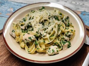 Pasta med kylling og spinat