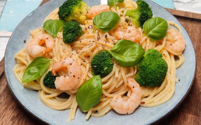 Spaghetti med rejer og hvidløg
