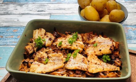 Stegt torsk med løg og aubergine