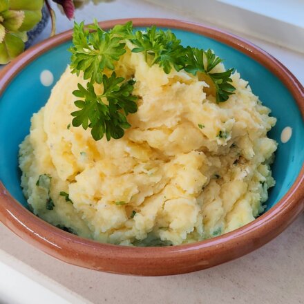 Kartoffelmos med græsk yoghurt