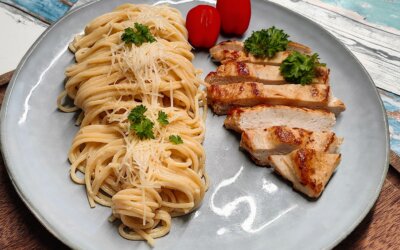 Pas­ta Alfredo med kyl­ling