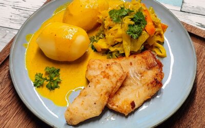 Torsk med karrykål og kartofler