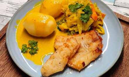 Torsk med karrykål og kartofler