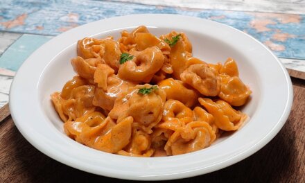 Tortellini i flødesauce