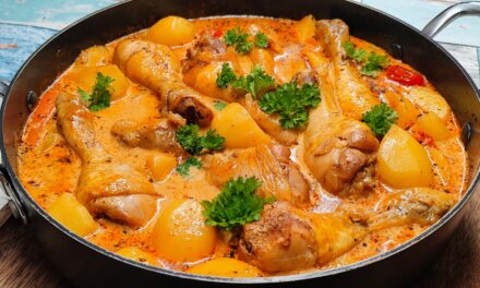 One pot med kyllingelår og kartofler – nem og cremet hverdagsret i én gryde