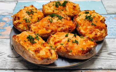 Gratinerede bagekartofler med ost – klassisk comfort food til hele familien