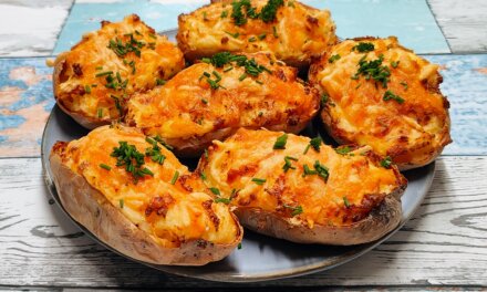 Gratinerede bagekartofler med ost – klassisk comfort food til hele familien