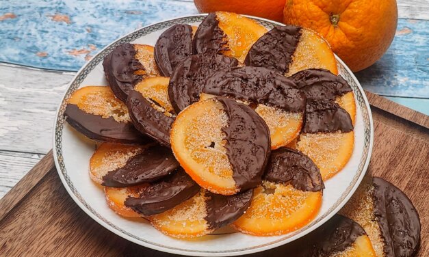 Kandiserede appelsinskiver med chokolade