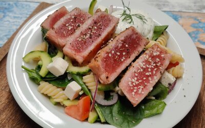 Tunbøffer med frisk pastasalat