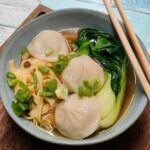 Wonton nudelsuppe (kantonesisk stil)
