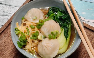 Wonton nudelsuppe (kantonesisk stil)