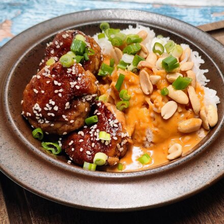 Asiatisk inspirerede kyllingefrikadeller med rød karry