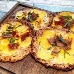 Hytteostpizza med kartoffel og serranoskinke