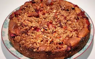 Jordbærkage med crumble